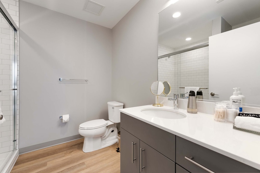 Group-ready 4BR Free Parking Walkable