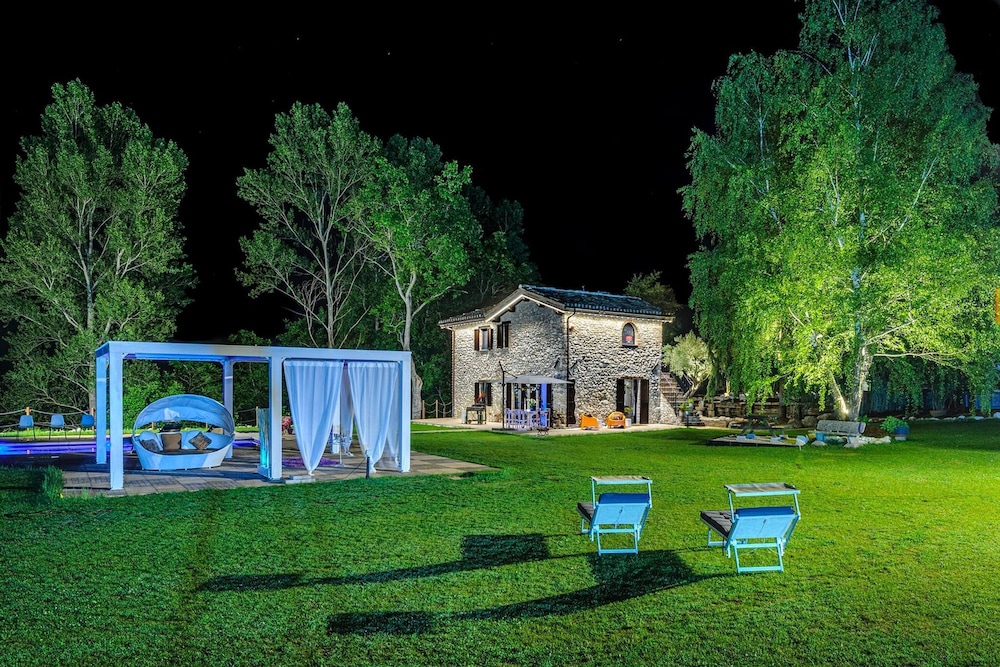 Casalino Galassi 4 2 by Marche Holiday Villas