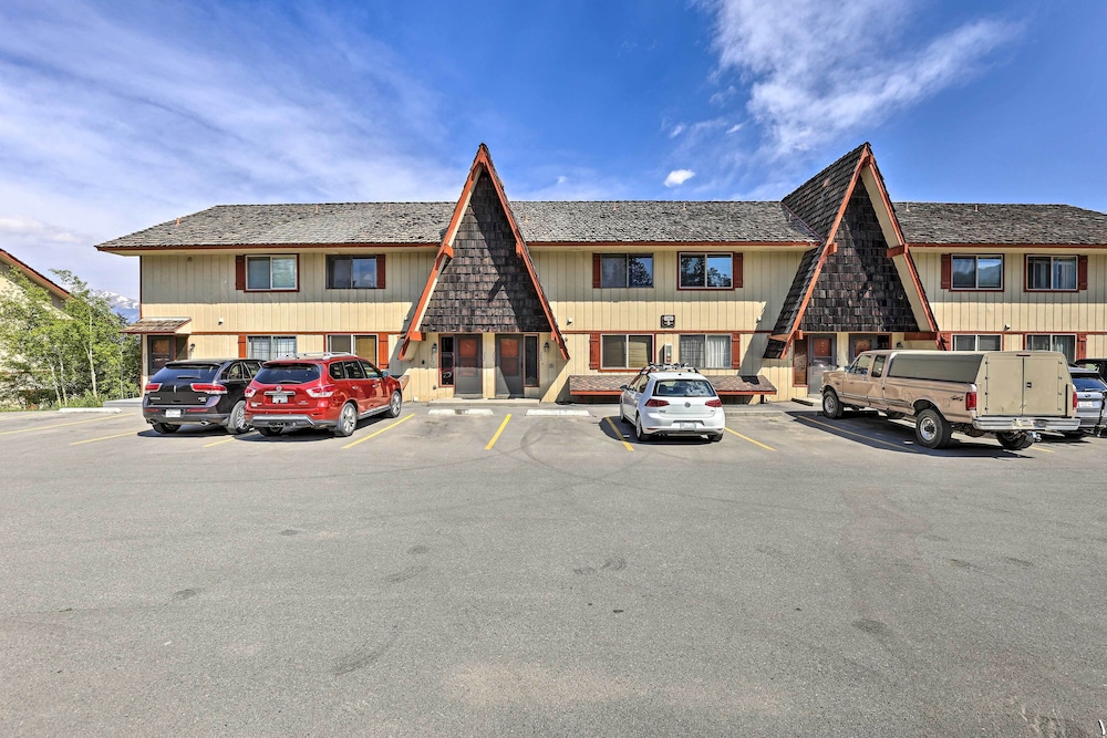Modern Condo w/ Mtn Views: Near Dillon Reservoir!