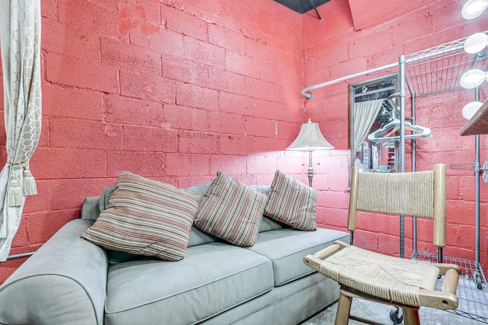 Cozy Single at The Strand