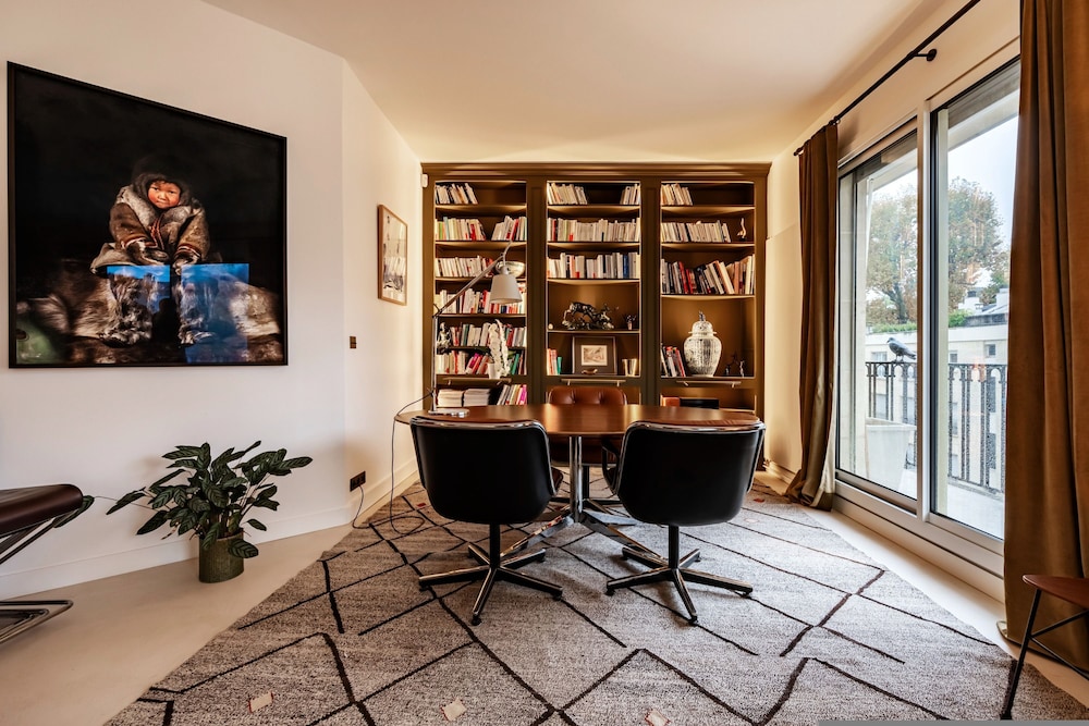 Luxury 4BR Apartment - Bois de Boulogne