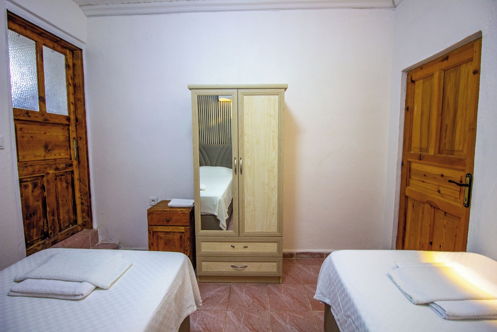 GÜL PENSİON