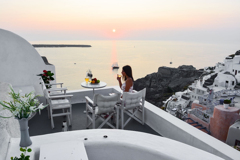 Santorini Paradise