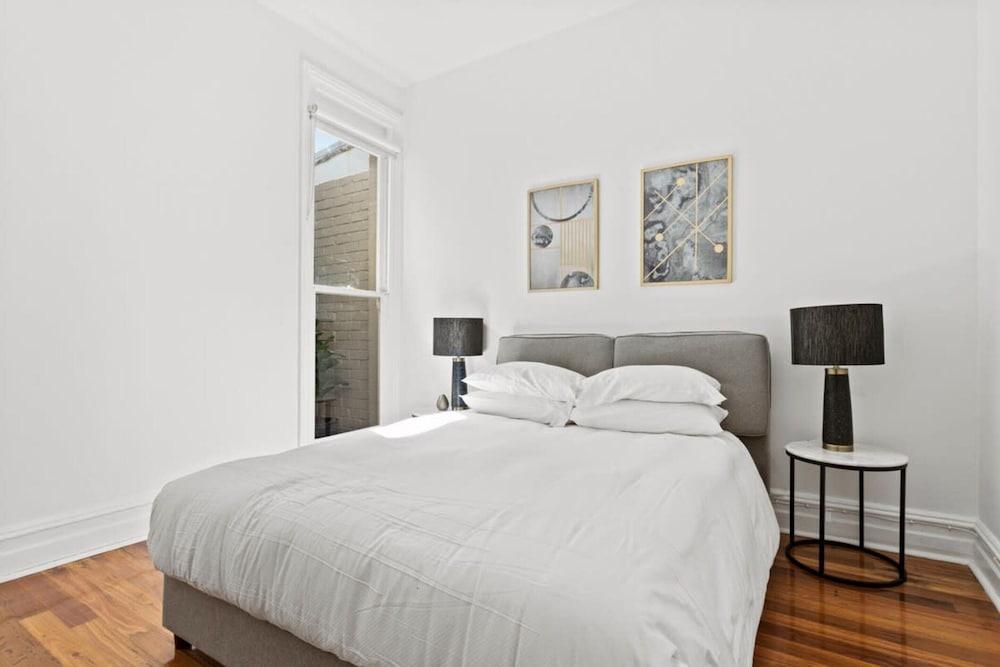 Patio House: Moments From Marrickville Metro