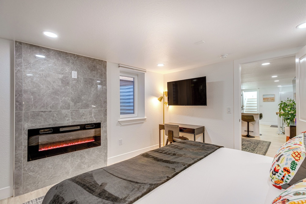 Wash Park Access: Denver Apt w/ Outdoor Dining!