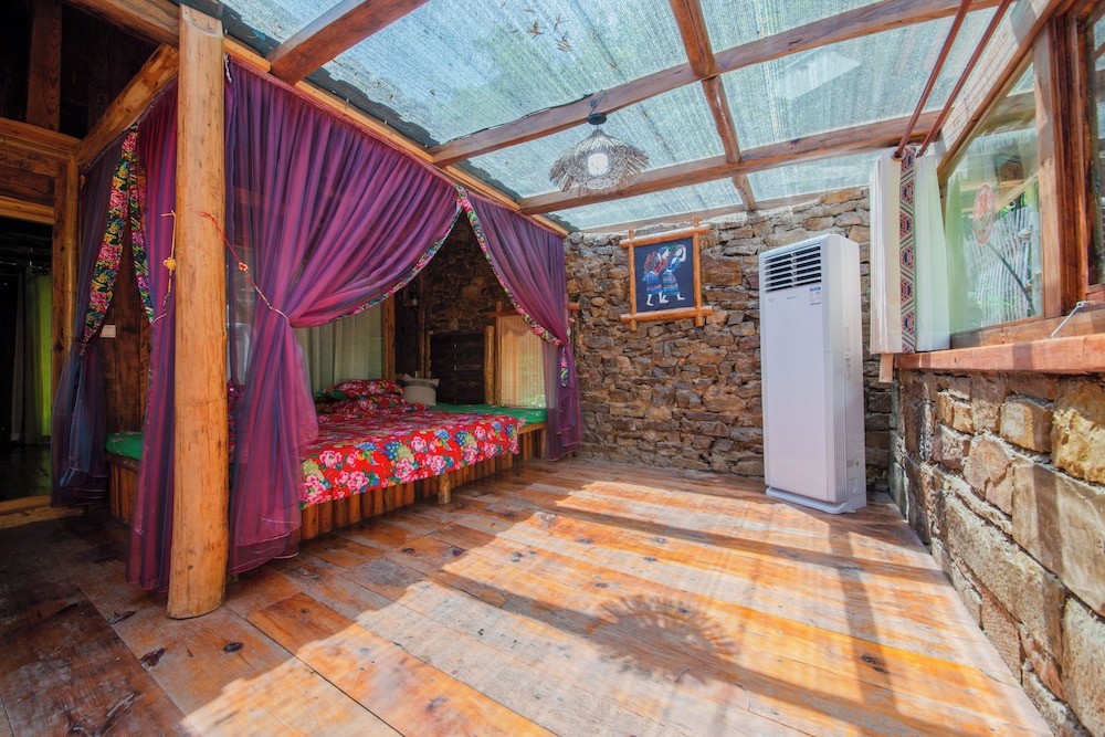 Glass Inn