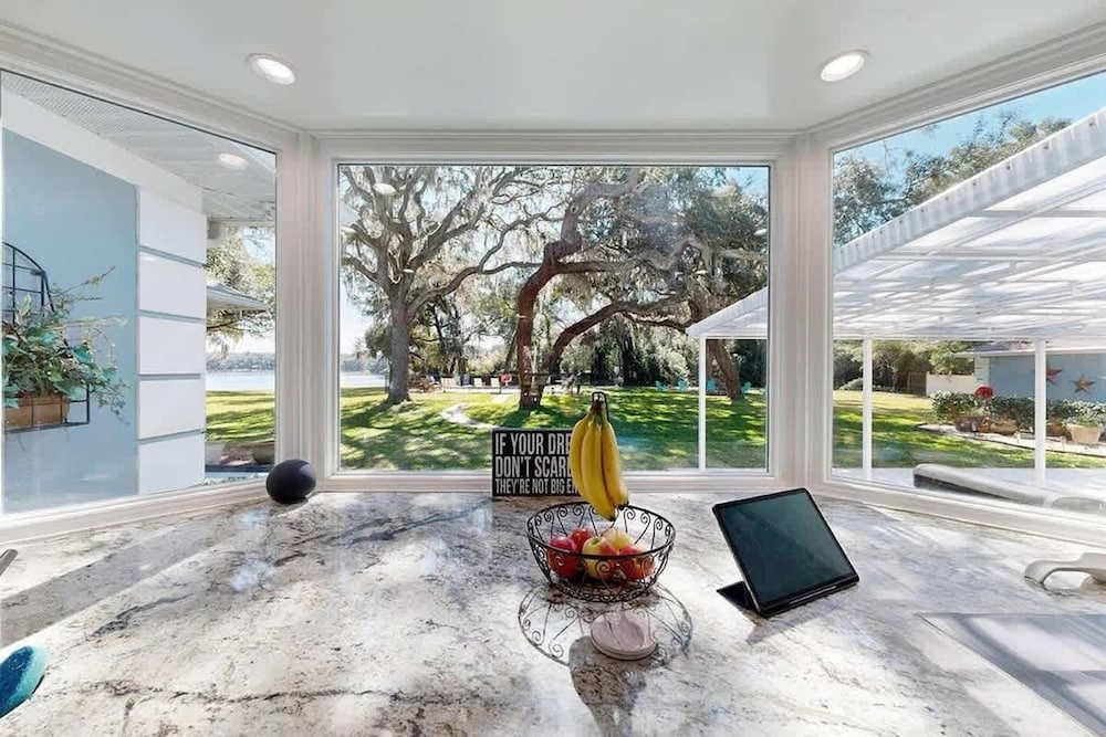 Executive 5 Bedroom Pool Home, Dade City!