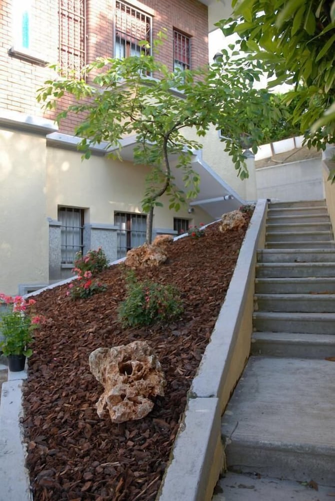 Photo 32