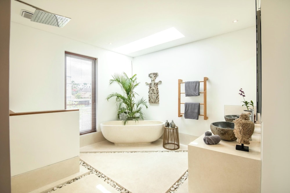 Brand New 4br Villa 400 to Finns Canggu