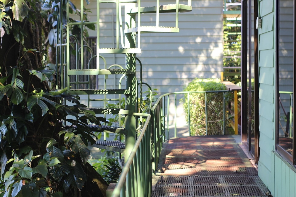 Monteverde Cloud Forest Vacations - Hotel Flor de Bromelia - Property Image 1