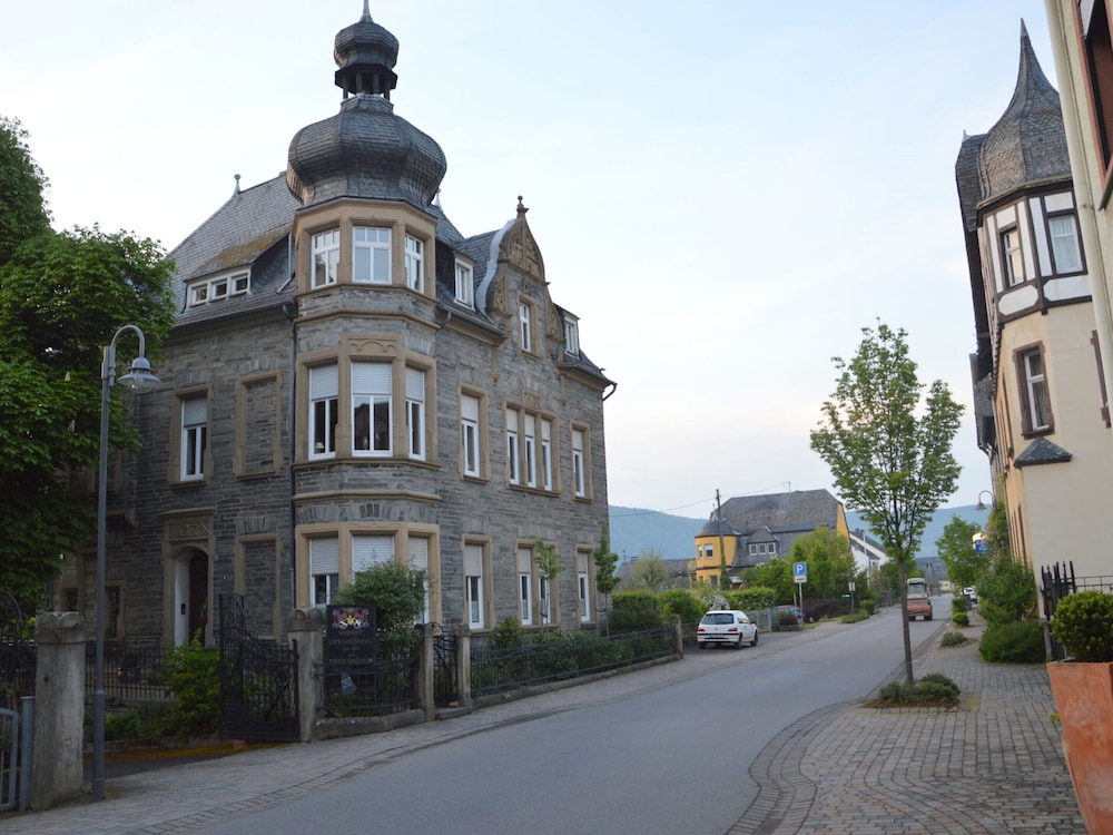 Cozy Apartment in Neumagen-Dhron near Lake Mosel with Garden view 5