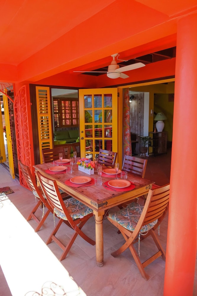 Flamingo Bequia - 4 B R Villa Including Cottage
