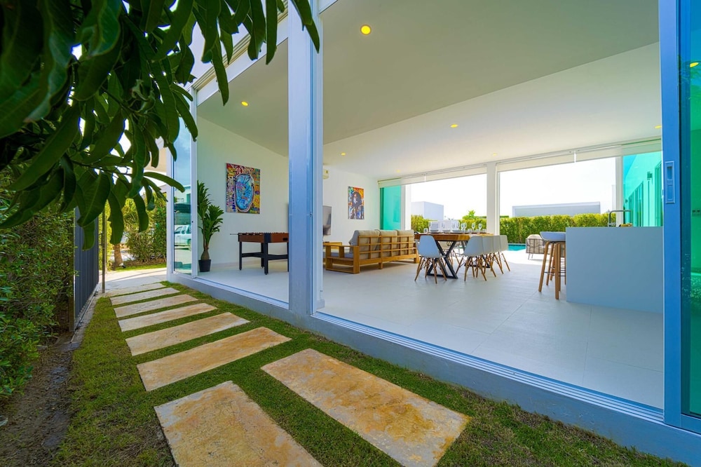 Modern 4 Bed Private Pool Villa KH-B6