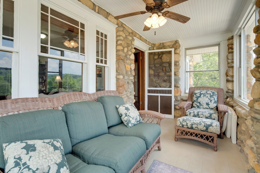 Hike + Explore: Mountain-view Escape in Candler