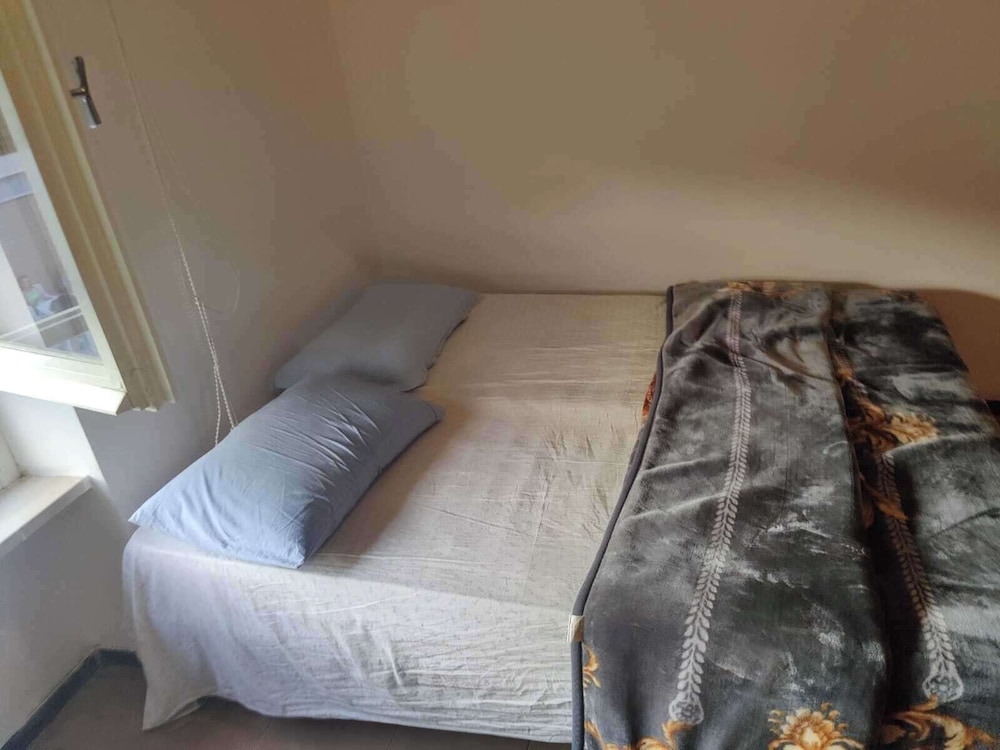 3 bed - Sleeps 6 - Mountain View - Parking - Pets