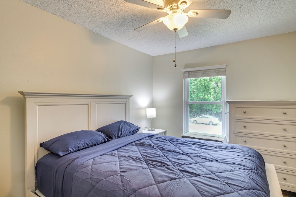 Shop, Dine & Visit Uwf: Pensacola Home w/ Yard!