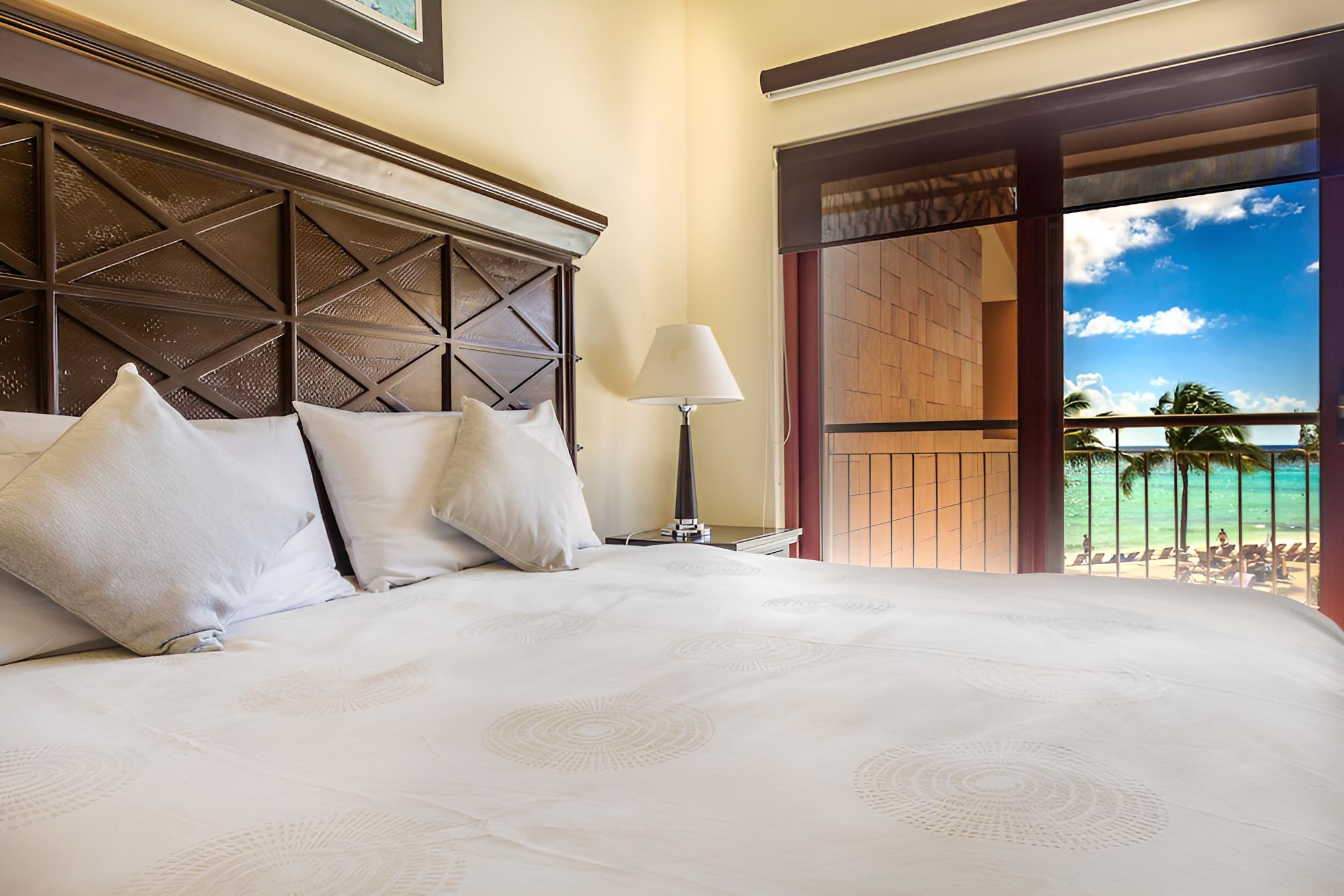 El Faro Oceanfront by Bric