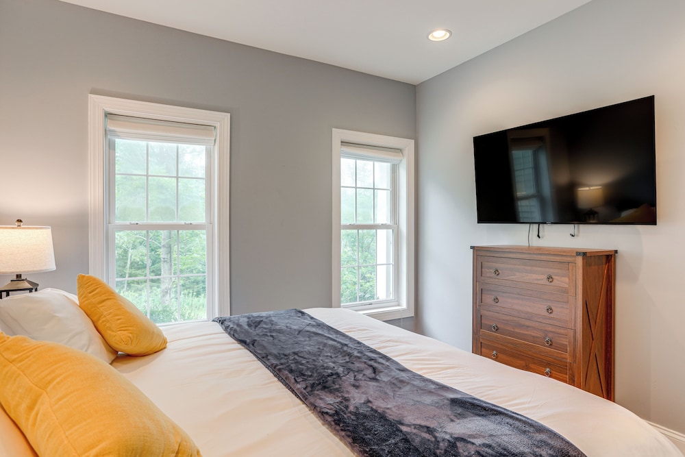 Game Room & Hot Tub: Big Fun in Ellicottville