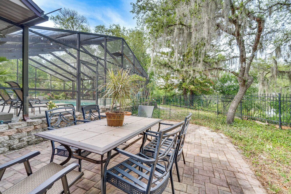 10 Mi to Disney World: Lakeside Orlando Getaway!