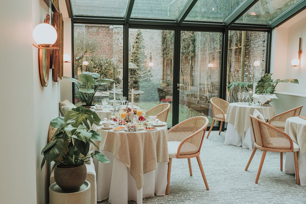 The Burgundy - Boutique B&B
