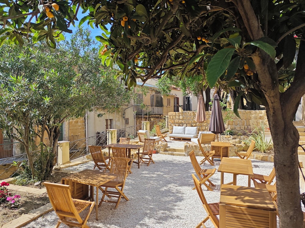 Villa Amoroso - Ospitalità Mediterranea