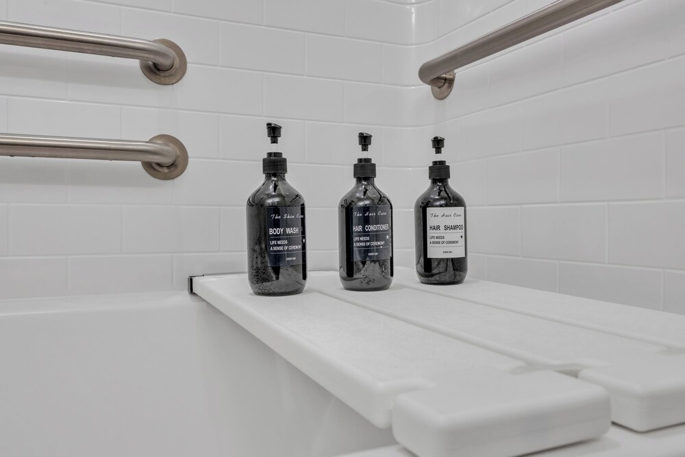 Luxe 3BR Suite Mins to Downtown Durham