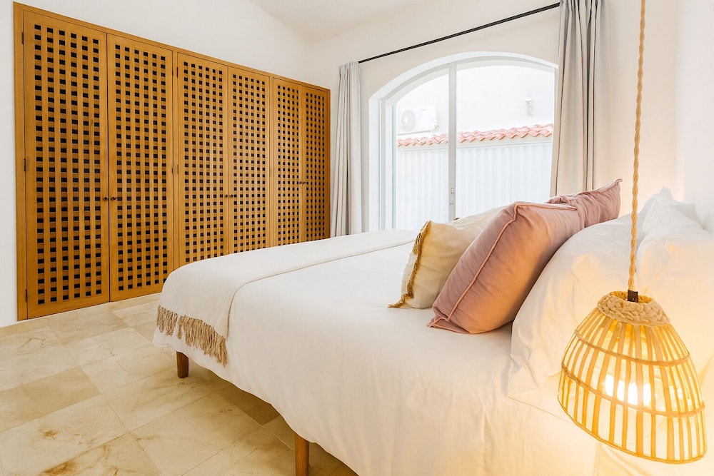 Family Villa Private Pool 3 Min Walk To The Beach