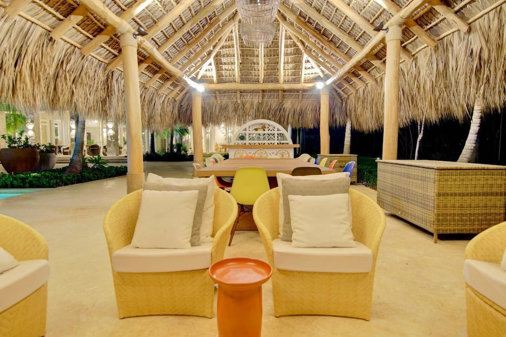 Villa Alta Gracia w Private Pool Designer Decor