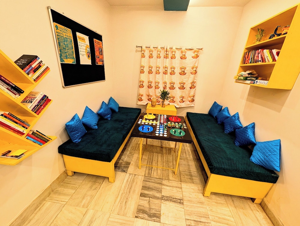 Hidden Monkey Hostel Chet Singh Ghat