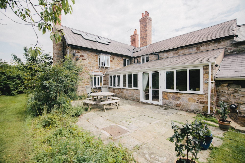 Broncoed Uchaf Country Guest House