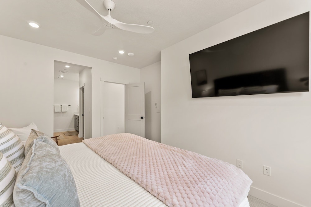 Periwinkle Sky 3 Bedroom Condo