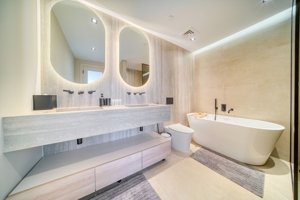 Luxe and Modern Duplex in Difc