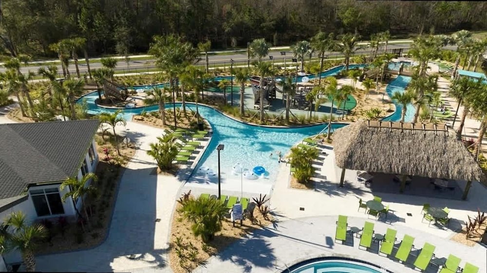 Mins to Disney Walk to Lazy River Resort Pool