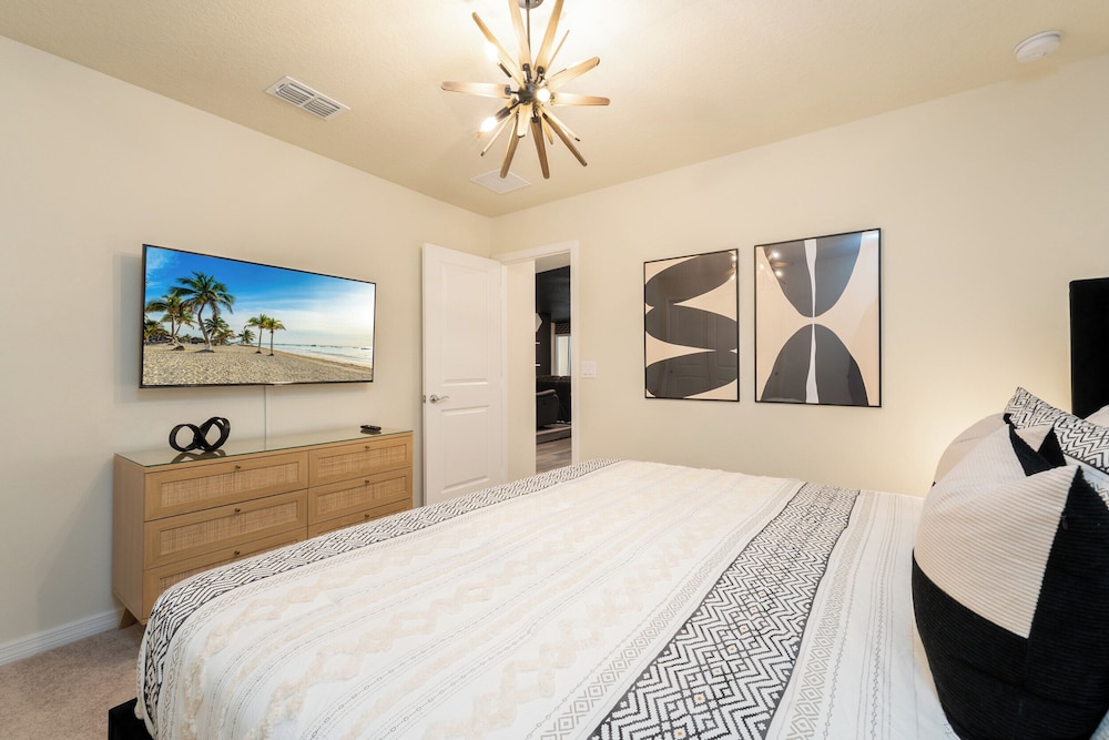 New Jungle Adventure 9BR Villa by Disney
