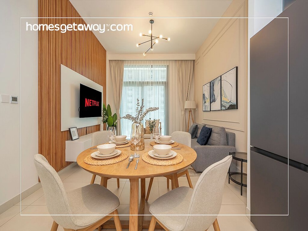 Chic 1BR Burj Crown Boulevard View