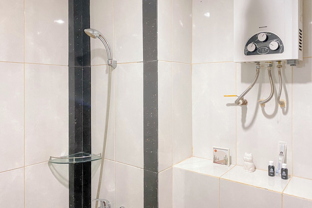 Modern Look Studio At Grand Kamala Lagoon Apartment