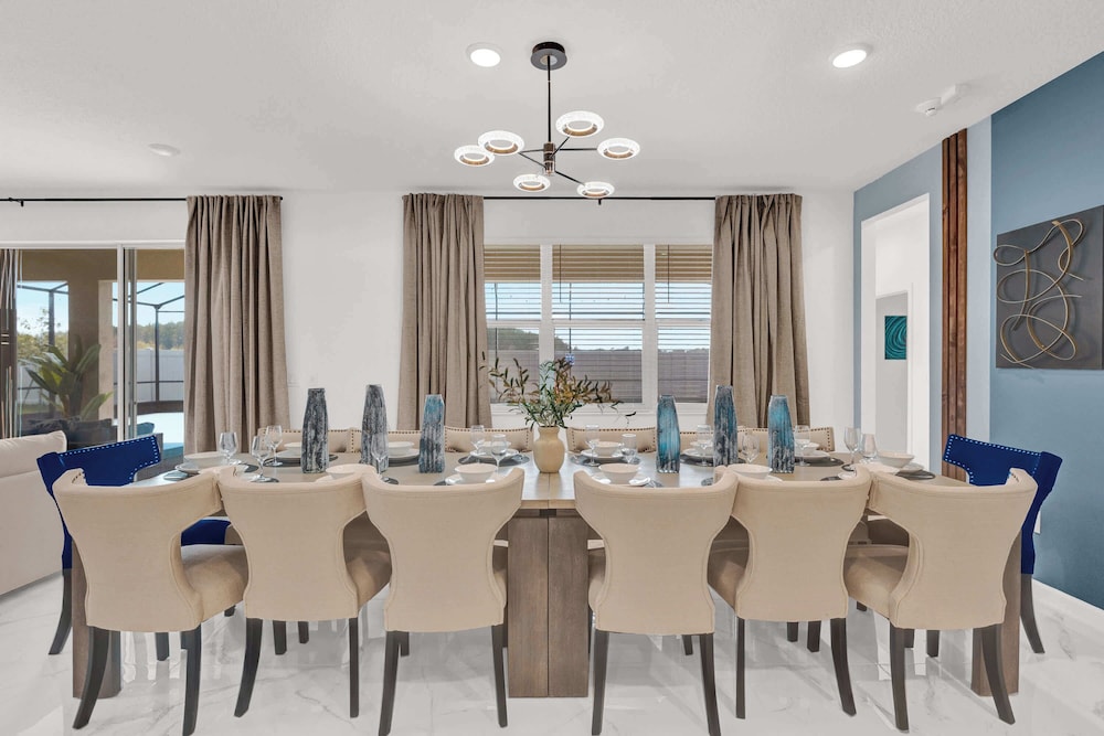 Upstay Epic 15br Mansion for Big Groups Near Parks