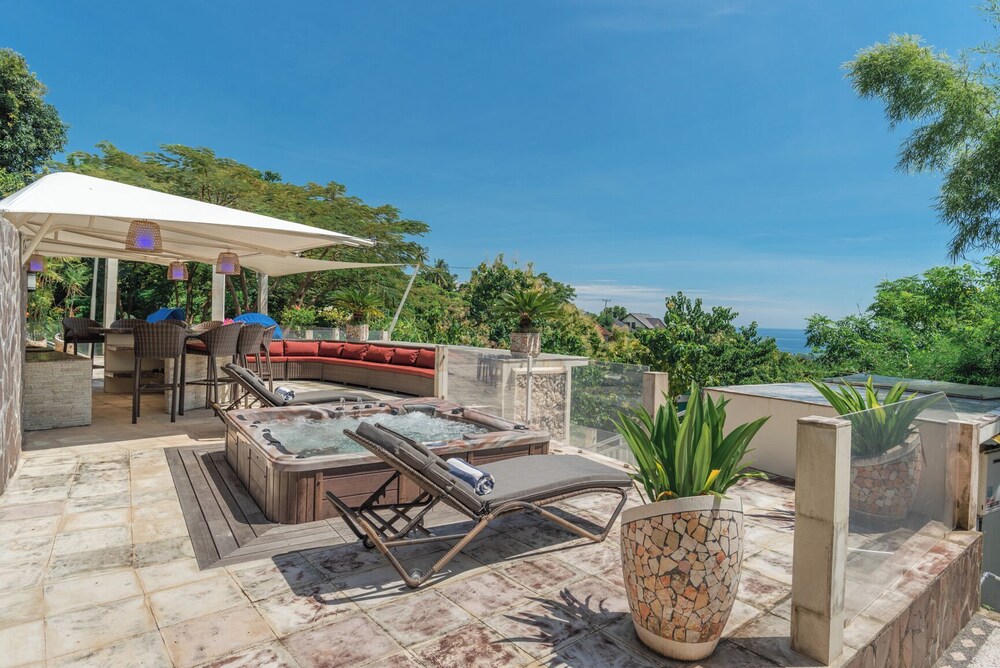 Bougainville Hill Villa
