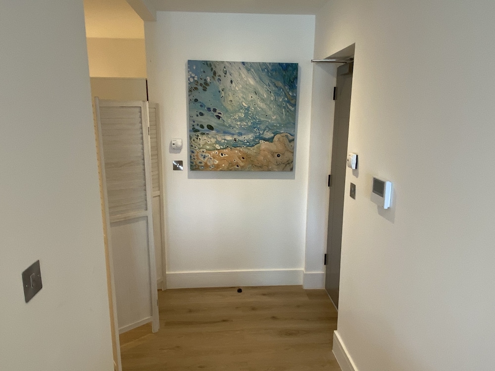 Stunning Cliff Edge Apartment in Newquay view 2