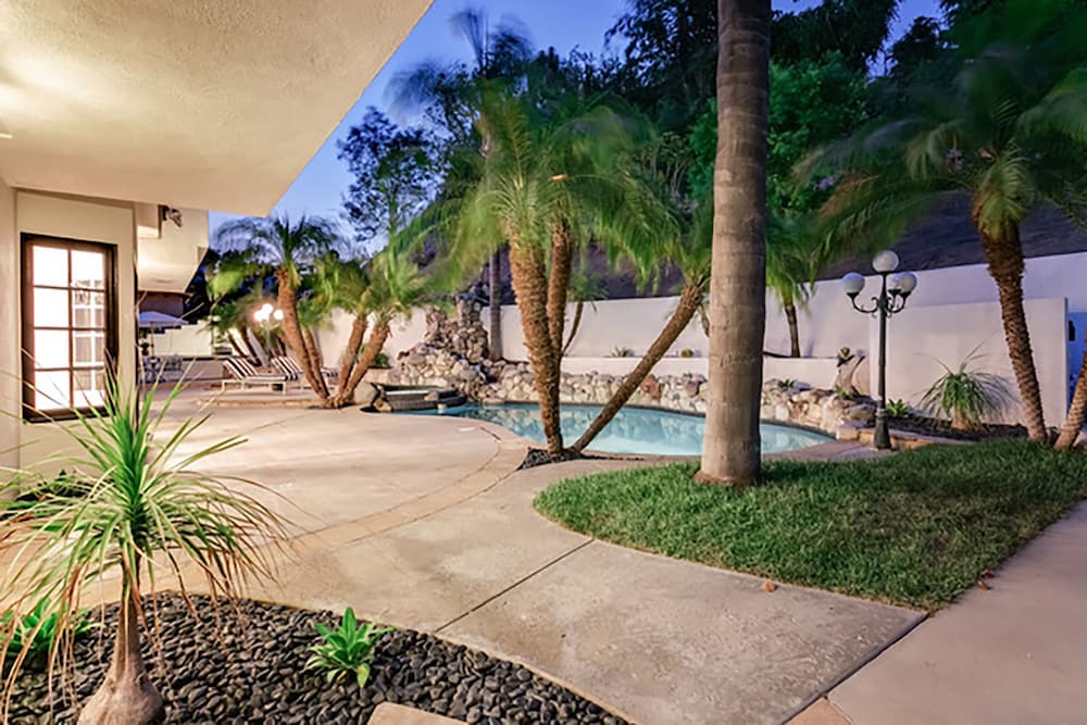 Beverly Glen Estate - Image 3