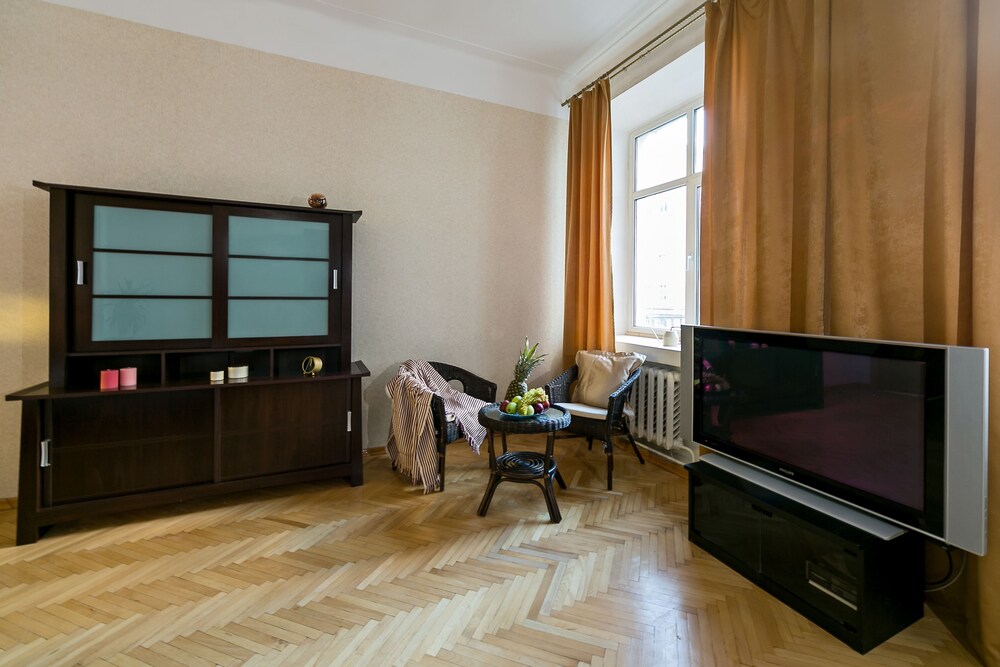 GM Apartment Serafimovicha 2-415