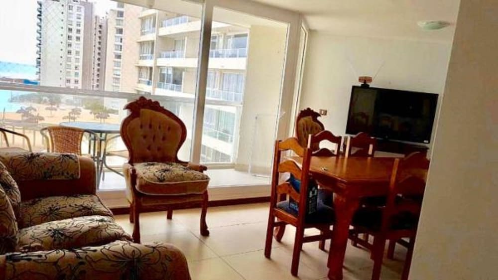 761 Av. Pacifico view 4