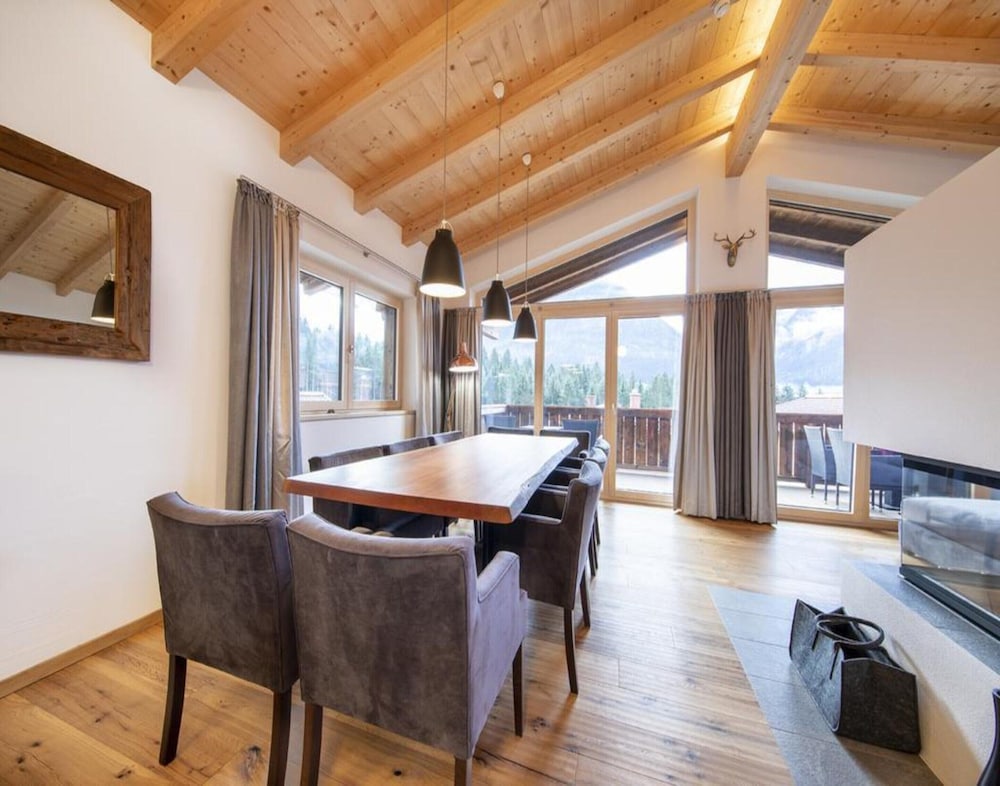 Stylish Alpine Chalet With Carport