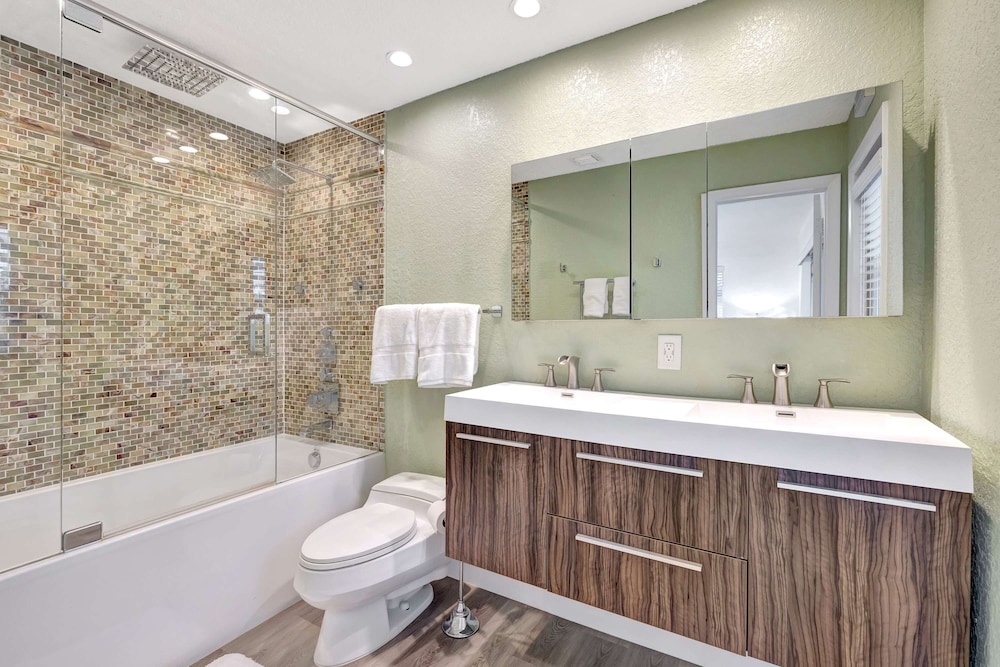 Waterfront Paradise Chic 3 BDR