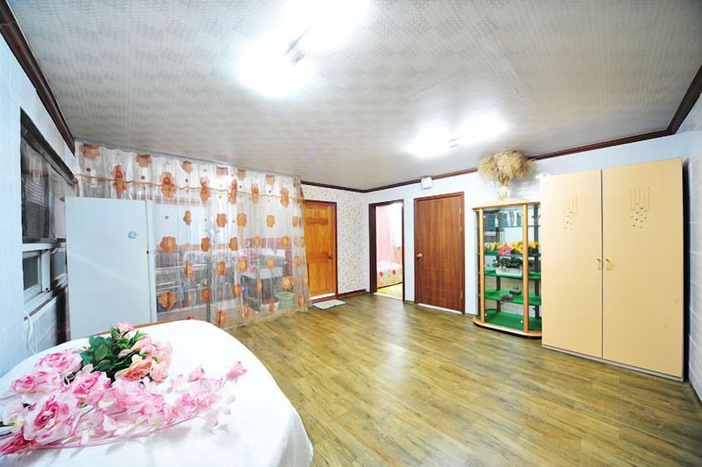 Star Song Pension