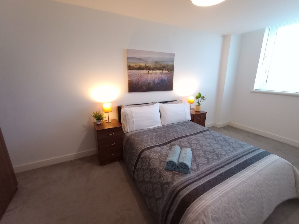 Lovely-cozy Apartment in Brierley Hill view 5