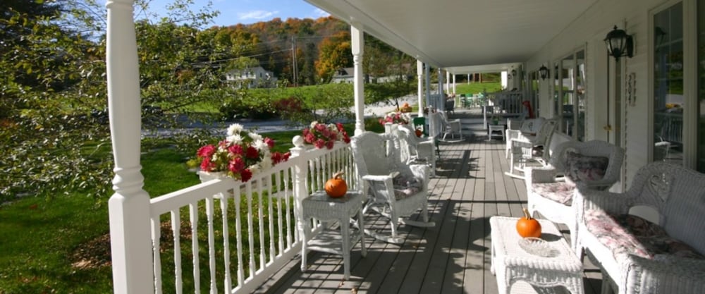 1896 House Country Inn & Motels