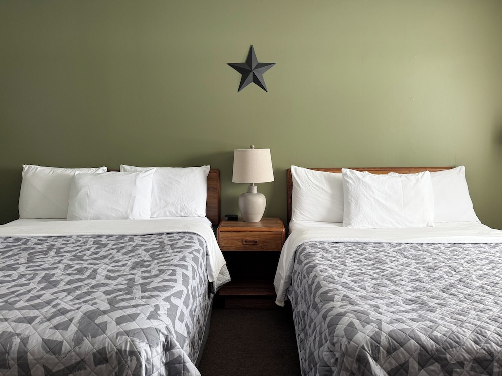 The Trail Inn - Newberry, MI - 13467 M-28