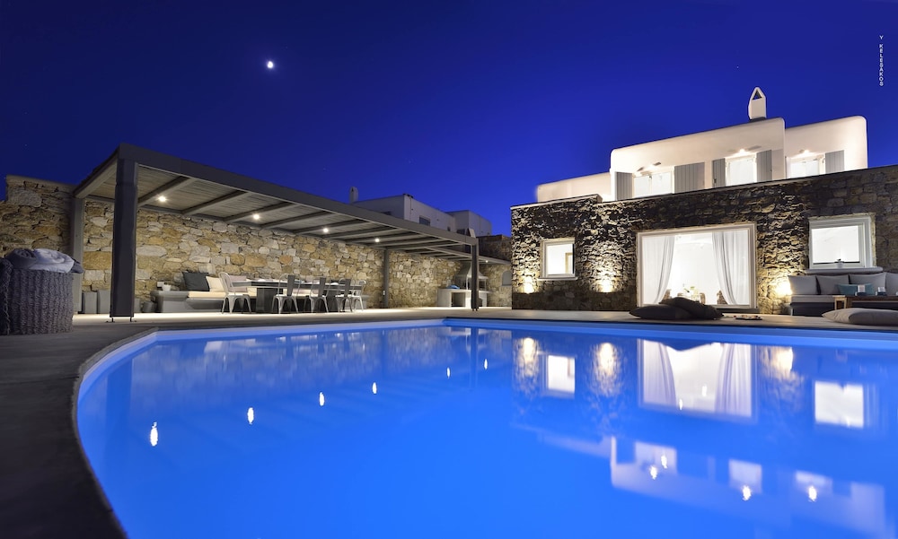 Villa Blanca Duo view 5