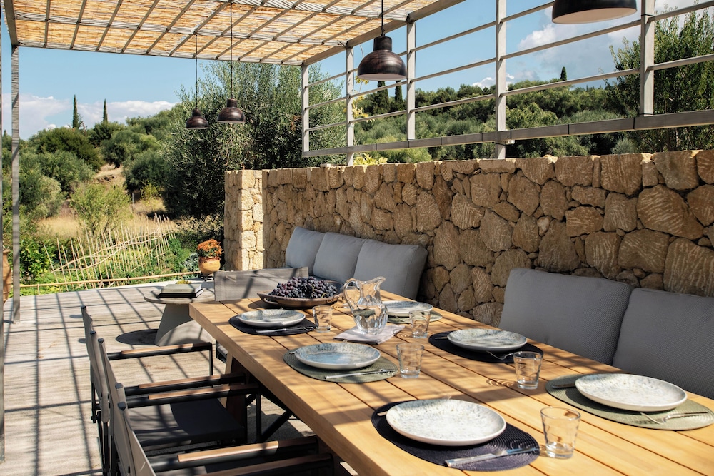 Kukutseli Country Living by White Dream
